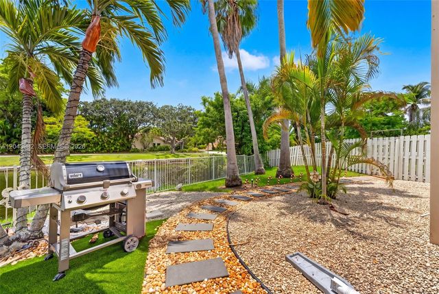962 SW 93rd Ter, Plantation, FL 33324