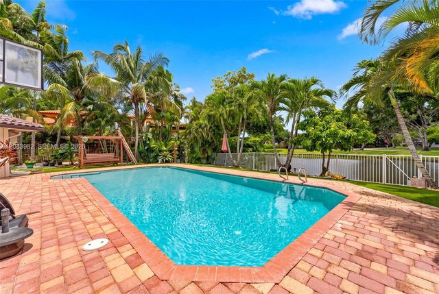962 SW 93rd Ter, Plantation, FL 33324