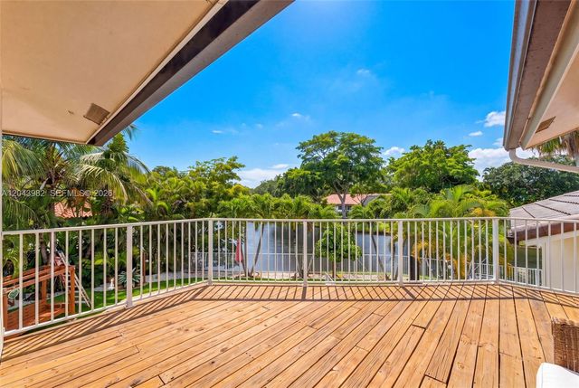 962 SW 93rd Ter, Plantation, FL 33324