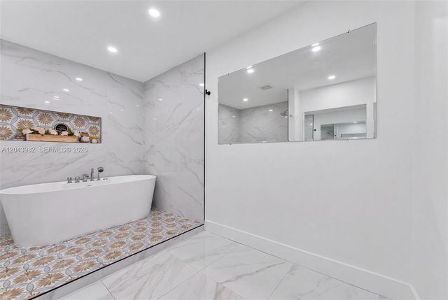 962 SW 93rd Ter, Plantation, FL 33324