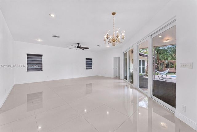 962 SW 93rd Ter, Plantation, FL 33324