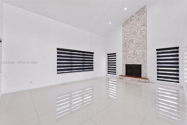 962 SW 93rd Ter, Plantation, FL 33324