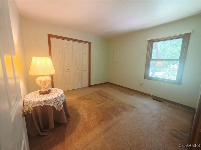 15805 Roland View Dr, Chesterfield, VA 23831
