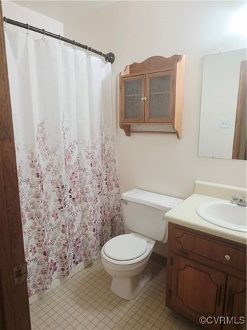 15805 Roland View Dr, Chesterfield, VA 23831