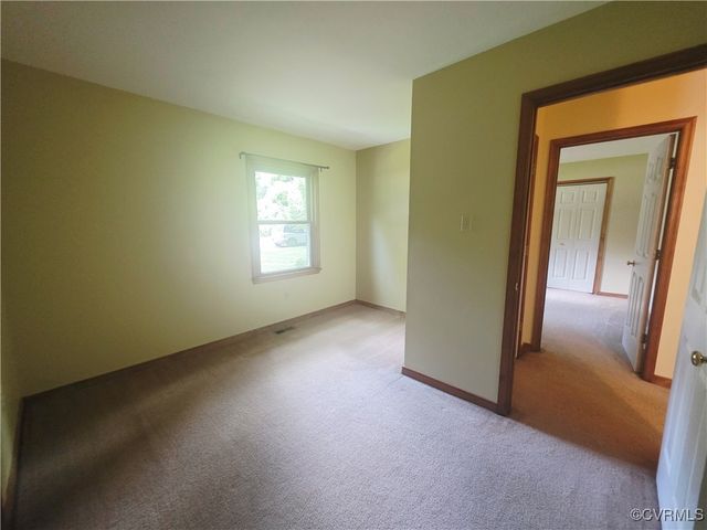 15805 Roland View Dr, Chesterfield, VA 23831