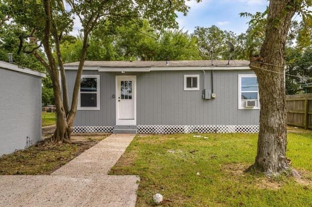 1109 13th Street N, Texas City, TX 77590