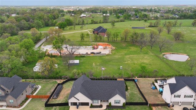 1520 Elm Ridge Drive, Elm Springs, AR 72762