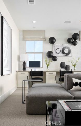 11808 Canoga Avenue, Chatsworth (los Angeles), CA 91311