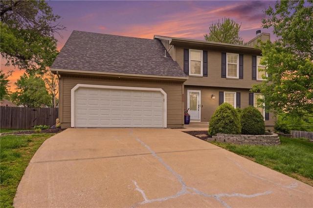 15107 W 83rd Terrace, Lenexa, KS 66219