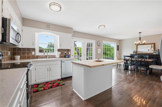 15107 W 83rd Terrace, Lenexa, KS 66219