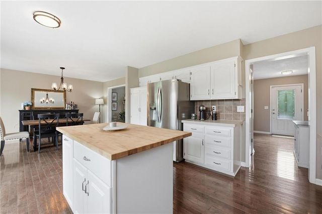 15107 W 83rd Terrace, Lenexa, KS 66219