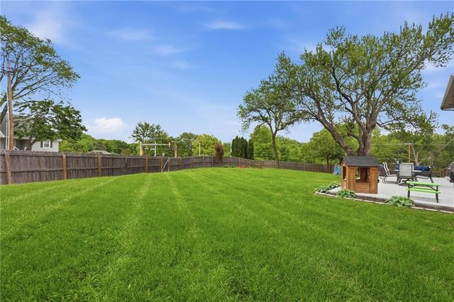 15107 W 83rd Terrace, Lenexa, KS 66219