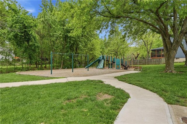 15107 W 83rd Terrace, Lenexa, KS 66219