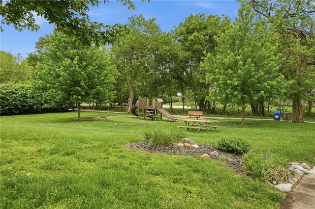 15107 W 83rd Terrace, Lenexa, KS 66219
