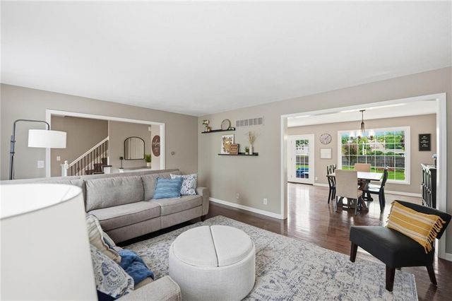15107 W 83rd Terrace, Lenexa, KS 66219