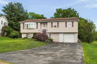 12 Veteran Circle, Monroe, NY 10950