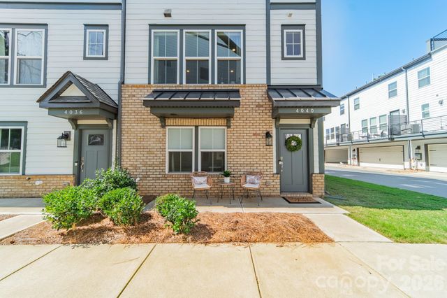 4040 Hidden Oaks Drive, Charlotte, NC 28205