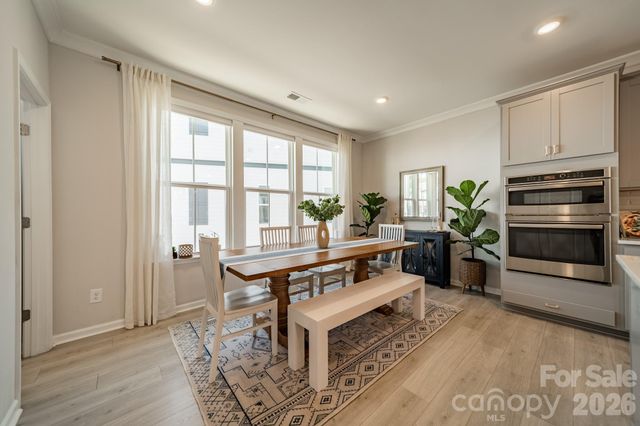 4040 Hidden Oaks Drive, Charlotte, NC 28205