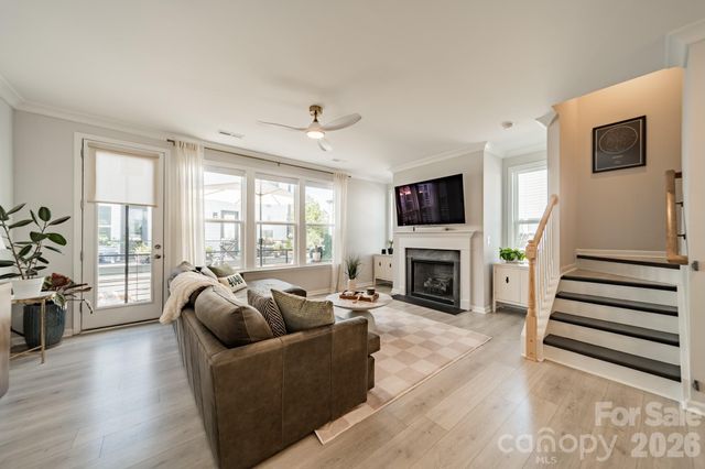 4040 Hidden Oaks Drive, Charlotte, NC 28205