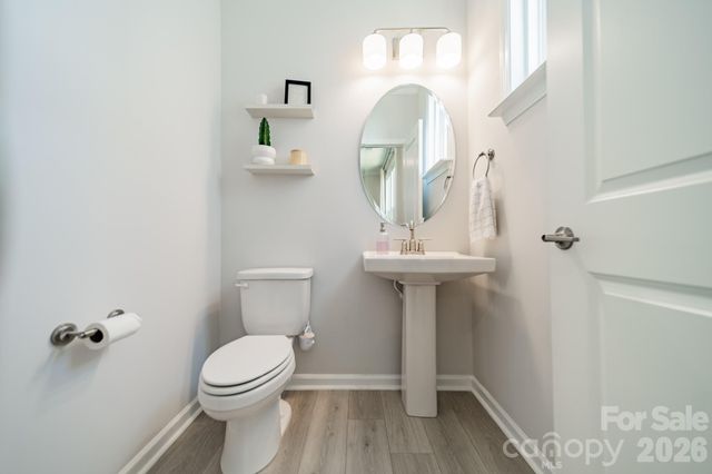 4040 Hidden Oaks Drive, Charlotte, NC 28205