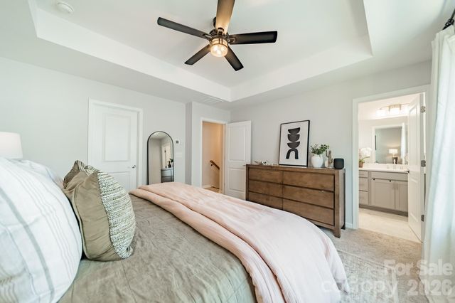 4040 Hidden Oaks Drive, Charlotte, NC 28205