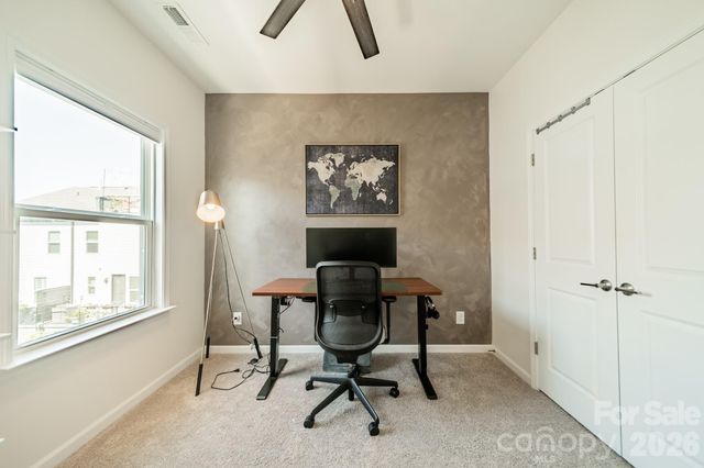 4040 Hidden Oaks Drive, Charlotte, NC 28205