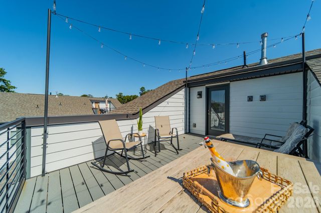 4040 Hidden Oaks Drive, Charlotte, NC 28205