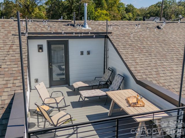 4040 Hidden Oaks Drive, Charlotte, NC 28205