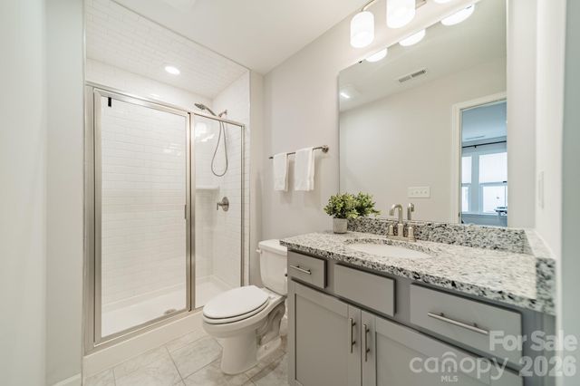 4040 Hidden Oaks Drive, Charlotte, NC 28205