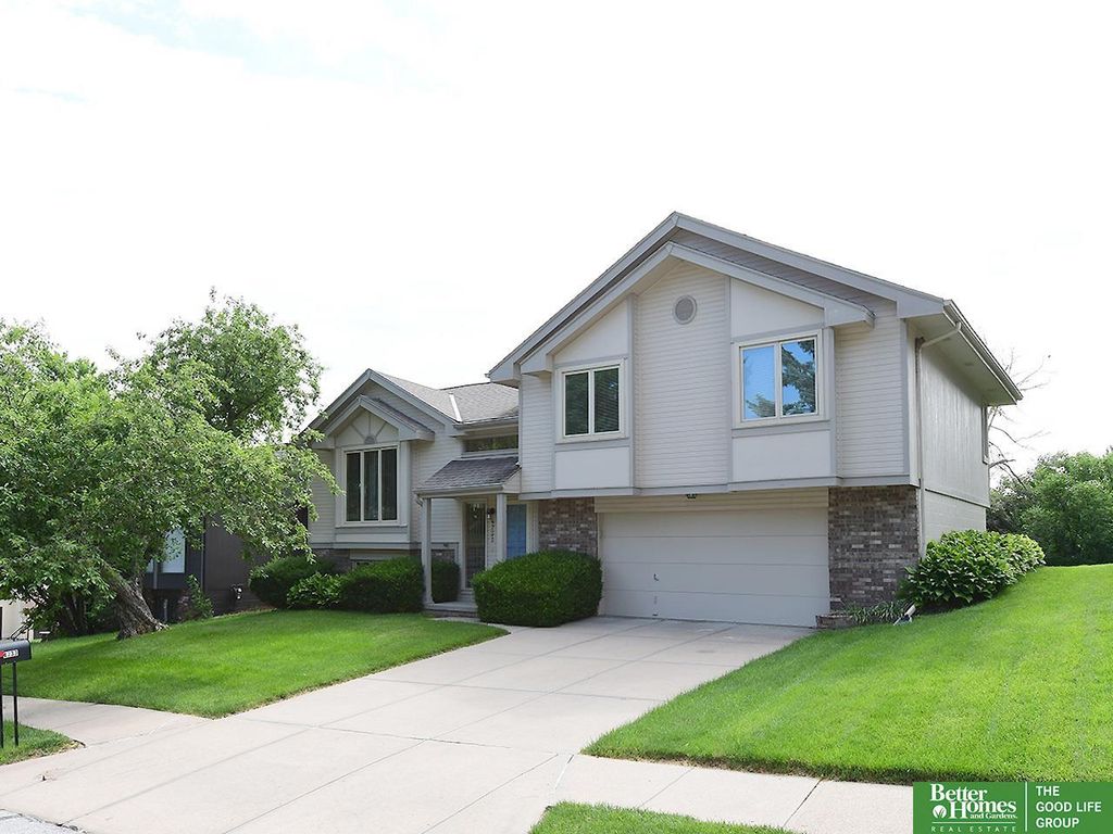 4733 N 109 Circle, Omaha, NE 68164