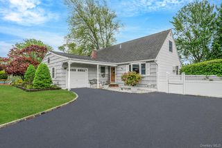 40 Mark Drive, Holbrook, NY 11741