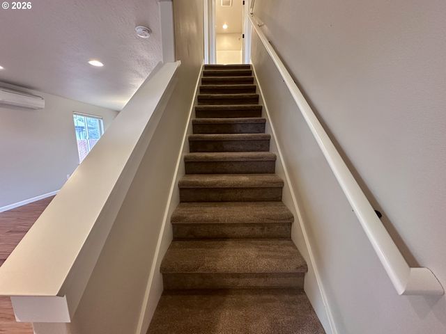 279 LACASA St, Eugene, OR 97402