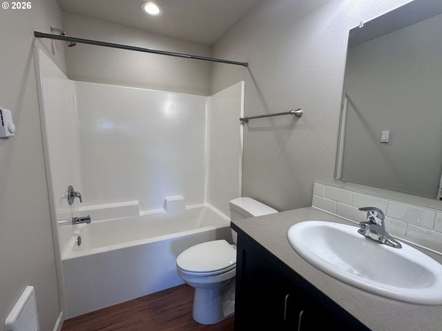 279 LACASA St, Eugene, OR 97402