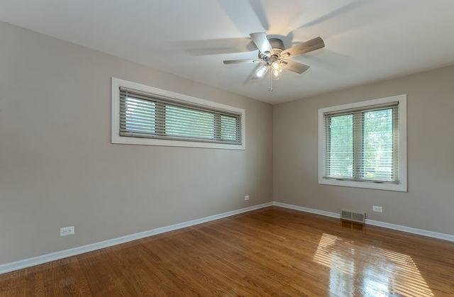 5639 N Manor Lane, Norwood Park, IL 60631