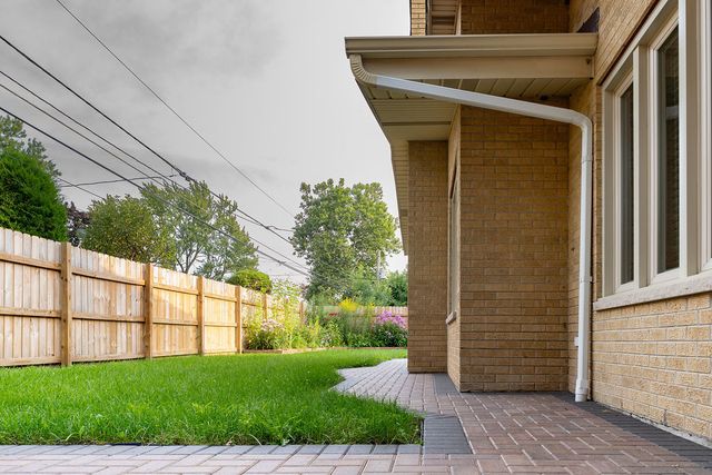5639 N Manor Lane, Norwood Park, IL 60631