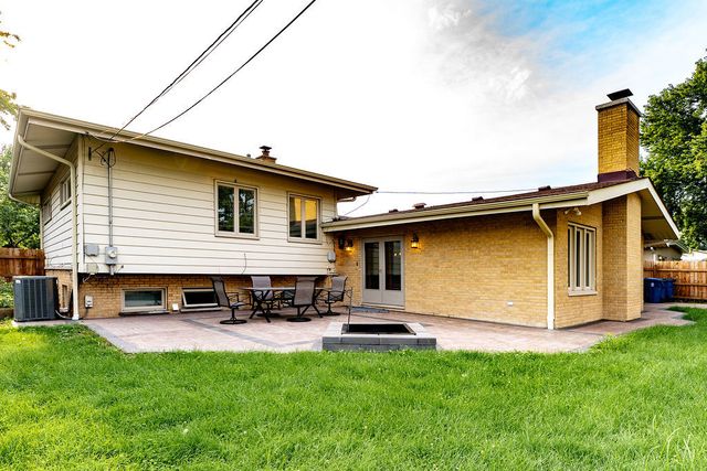 5639 N Manor Lane, Norwood Park, IL 60631