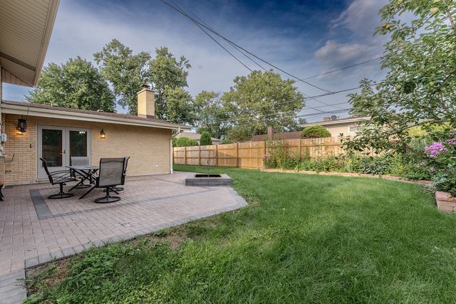 5639 N Manor Lane, Norwood Park, IL 60631