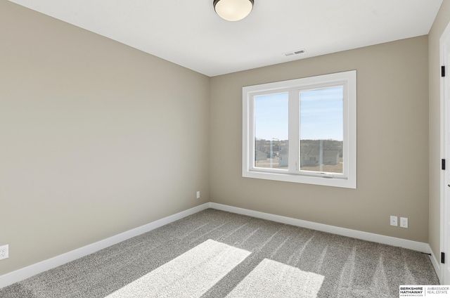 20152 T Street, Omaha, NE 68135