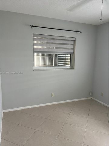 6805 NW 75th St, Tamarac, FL 33321