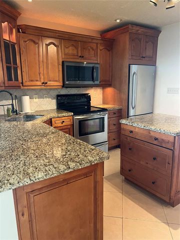 6805 NW 75th St, Tamarac, FL 33321