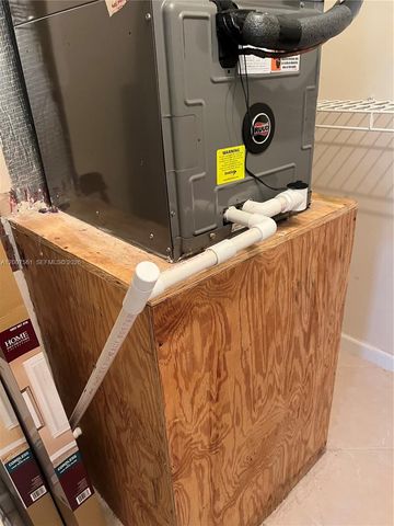 6805 NW 75th St, Tamarac, FL 33321