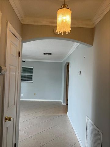 6805 NW 75th St, Tamarac, FL 33321