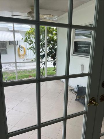 6805 NW 75th St, Tamarac, FL 33321