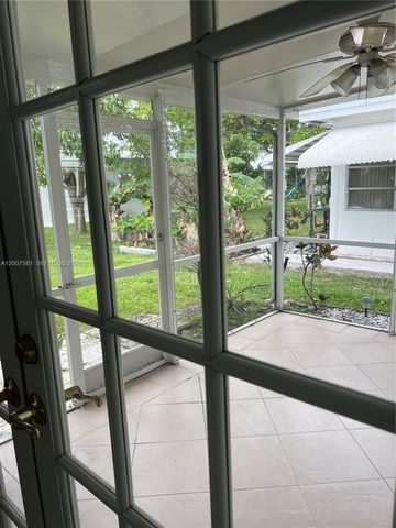 6805 NW 75th St, Tamarac, FL 33321