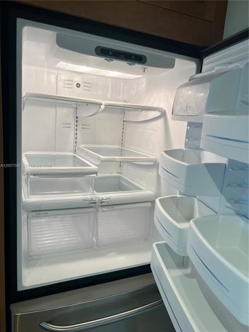 6805 NW 75th St, Tamarac, FL 33321