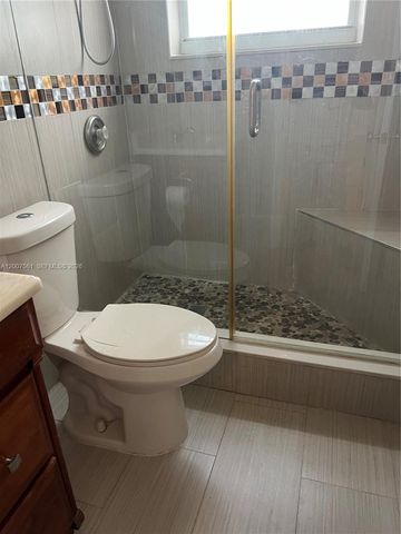 6805 NW 75th St, Tamarac, FL 33321