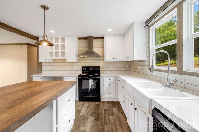 22 Split Pine Cove, Clyde, NC 28721
