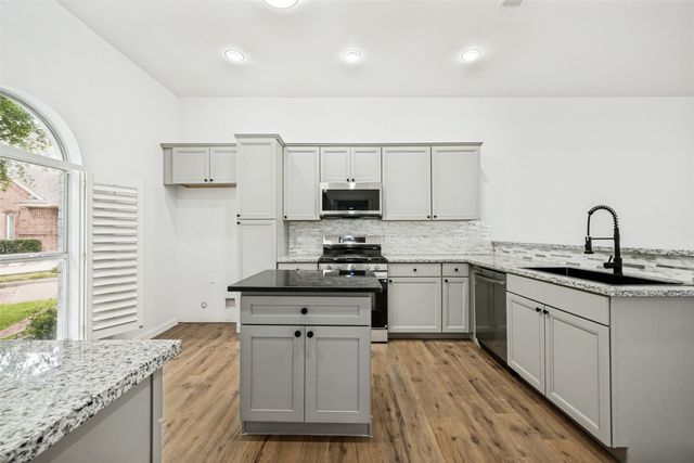 600 Loch Chalet Court, Arlington, TX 76012