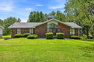 1050 E Camorene Street, Springfield, MO 65803