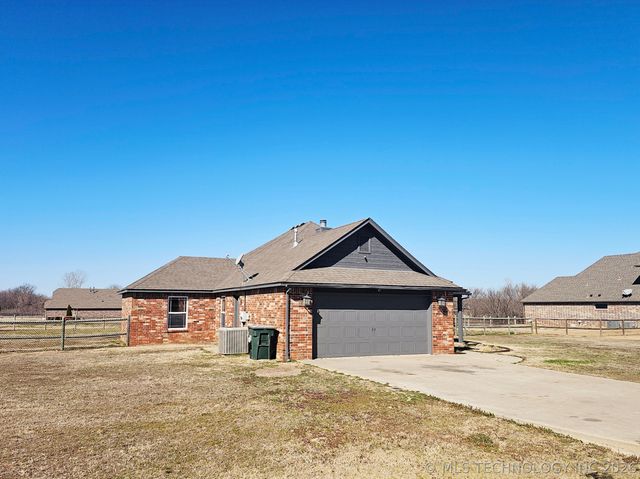 12914 N 39th East Place, Skiatook, OK 74070